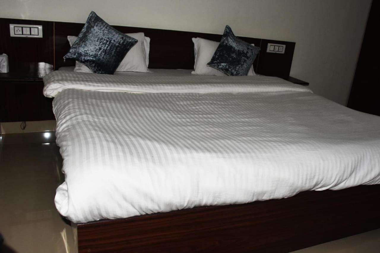 Corbett Bhavesh Home Stay Jhirna Exterior foto